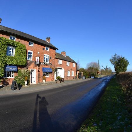 The Royal Arms Hotel Sutton Cheney Buitenkant foto