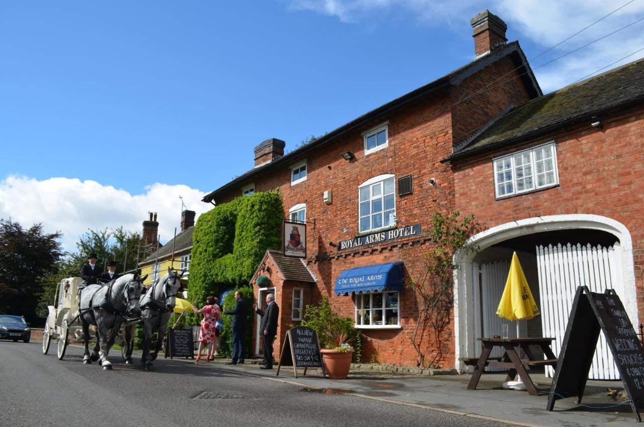 The Royal Arms Hotel Sutton Cheney Buitenkant foto